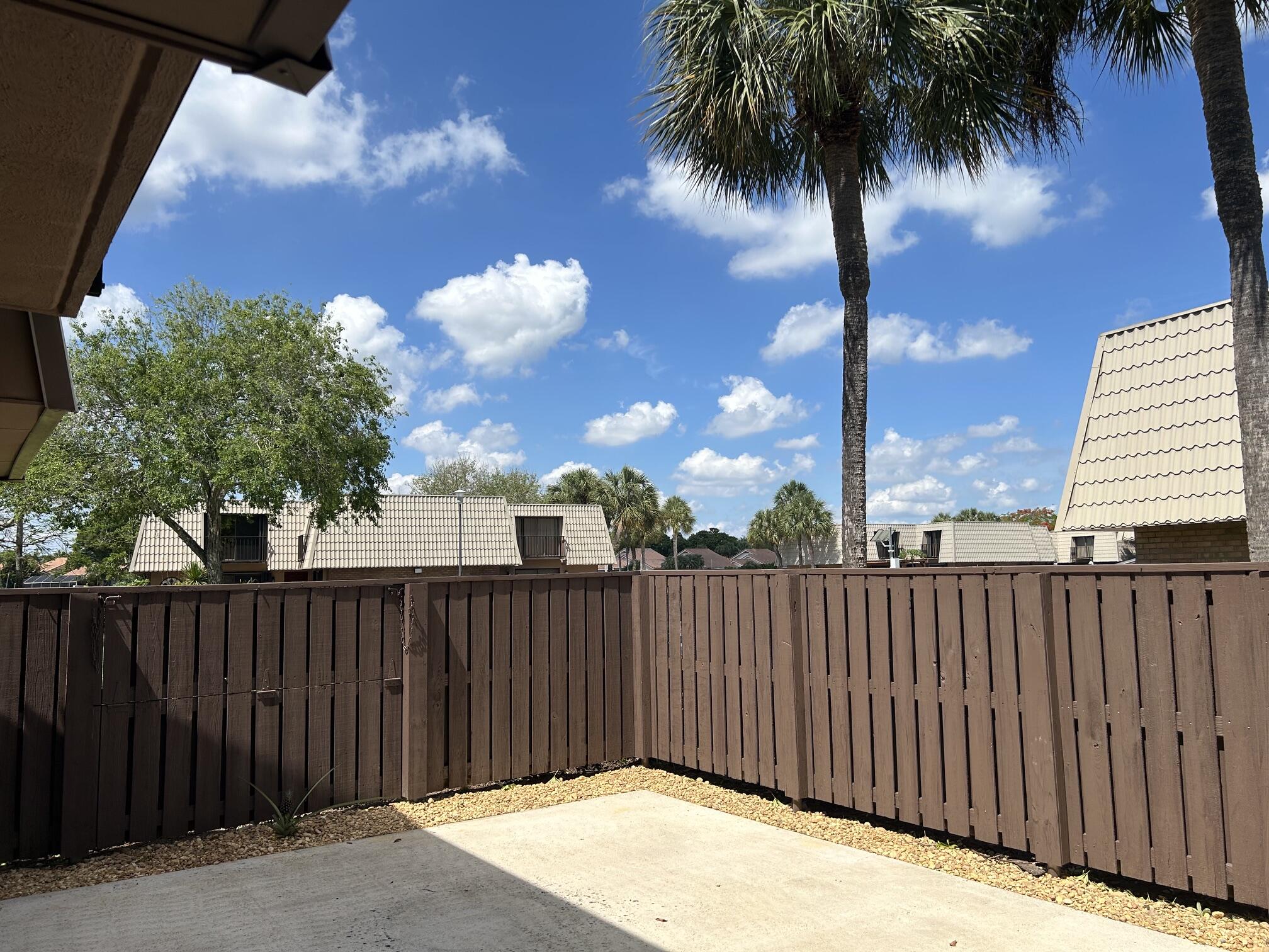 VILLAGE OF SANDALWOOD LAKES SOUTH - Residential Lease