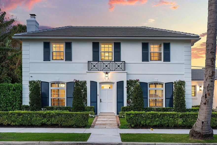 An all-new 2023 renovation of a 5 bedroom house on a 10,400 sqft lot on one of the most gracious streets in Palm Beach. Owner just completed a multi-year down to the studs update of this stately white colonial for today's buyer. The floor plan flows from gracious living room and loggia to large open kitchen and family room, then onto a light-filled downstairs office. Five bedrooms in total- two downstairs and three more on the second floor including the primary. A 32' long pool, summer kitchen and oversized two car garage complete the picture. All on elegant Barton Avenue, an easy stroll in all four directions- to lake trail, beach, Royal Poinciana and Worth Avenue. There's no finer location in Palm Beach Cement block construction, new roof, electrical, plumbing and AC and generator.