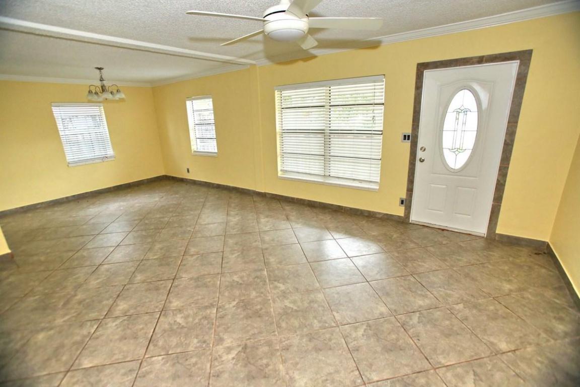 NORTH ANDREWS TERRACE FIRST ADD - Residential Lease