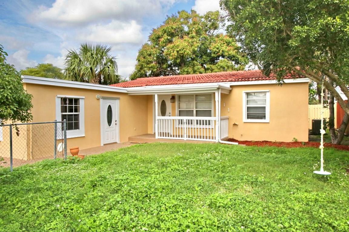 NORTH ANDREWS TERRACE FIRST ADD - Residential Lease