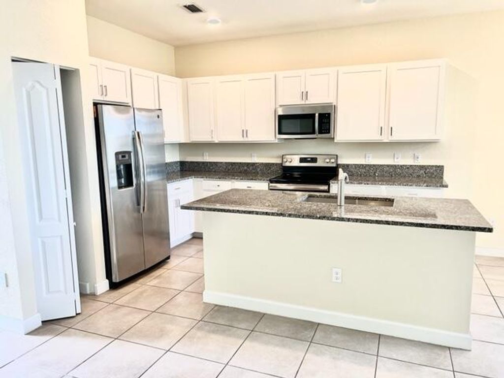 Photo of 8140 NW Greenbank Circle, Port Saint Lucie, FL 34986 (MLS # R10952605)