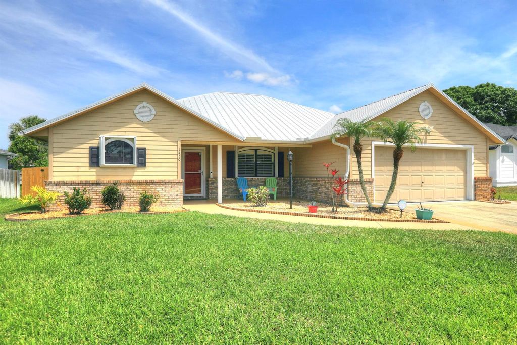 Photo of 1450 Bevan Drive, Sebastian, FL 32958 (MLS # R11084196)