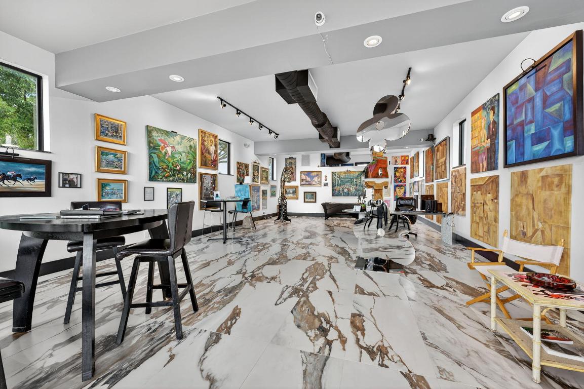 1133 W Atlantic Avenue