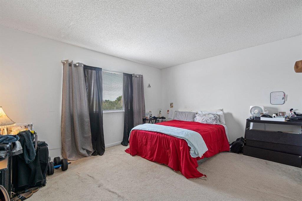 VILLAS AT LAKEVIEW CONDO - Residential