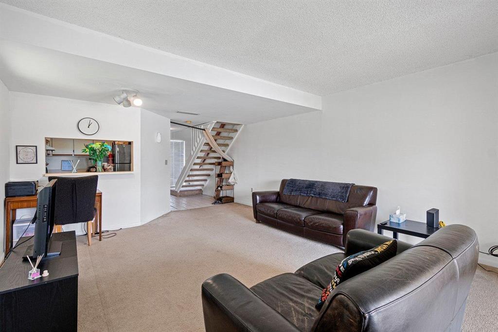 VILLAS AT LAKEVIEW CONDO - Residential