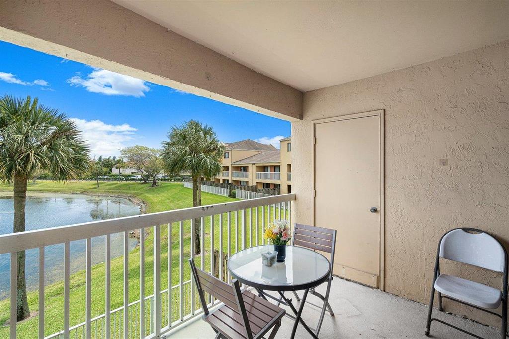 VILLAS AT LAKEVIEW CONDO - Residential