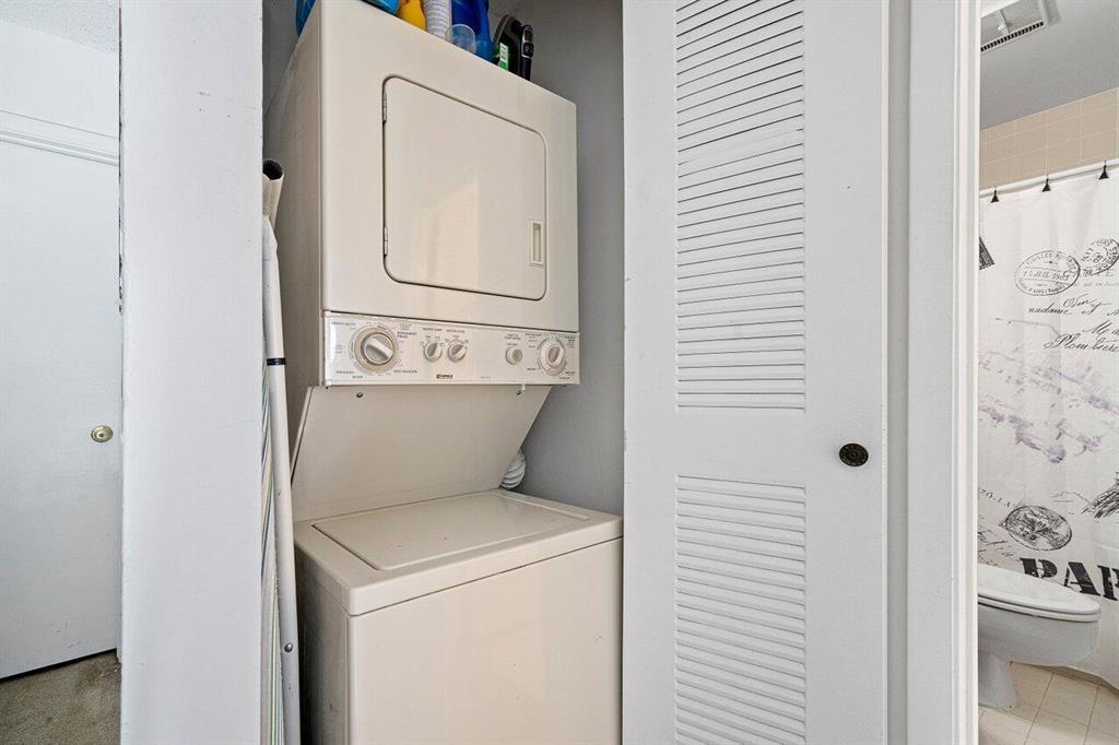 VILLAS AT LAKEVIEW CONDO - Residential