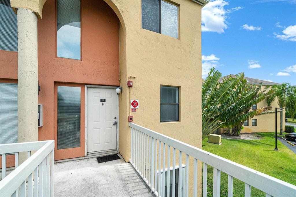 VILLAS AT LAKEVIEW CONDO - Residential