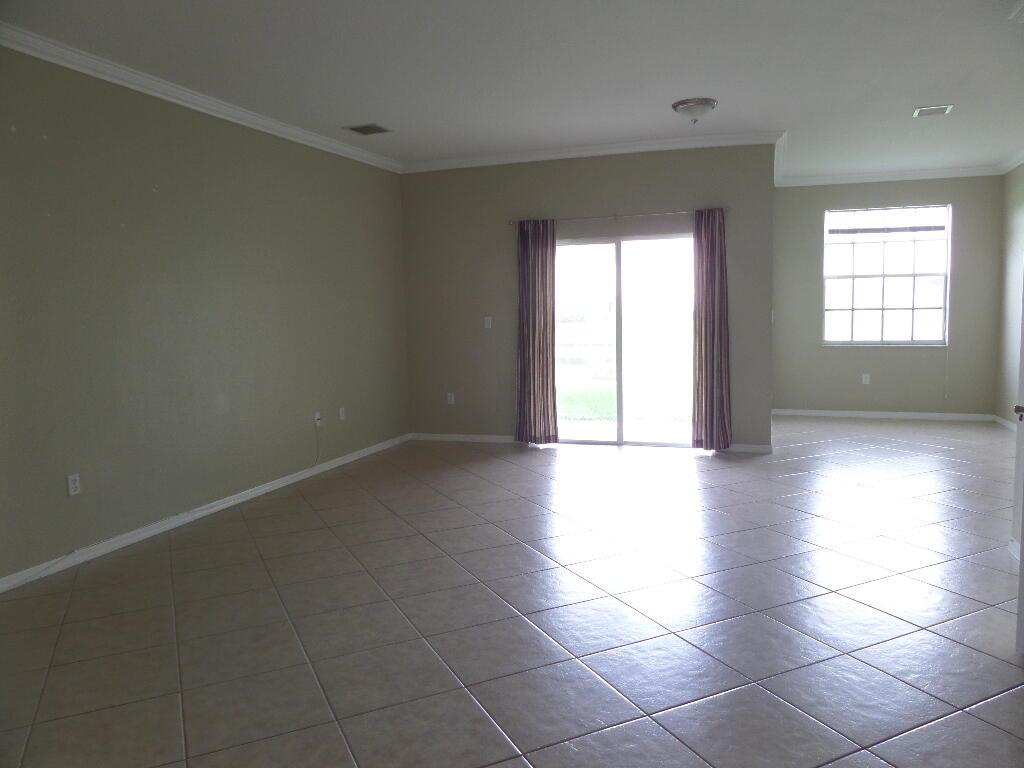 13117 SW 44th Street 12104