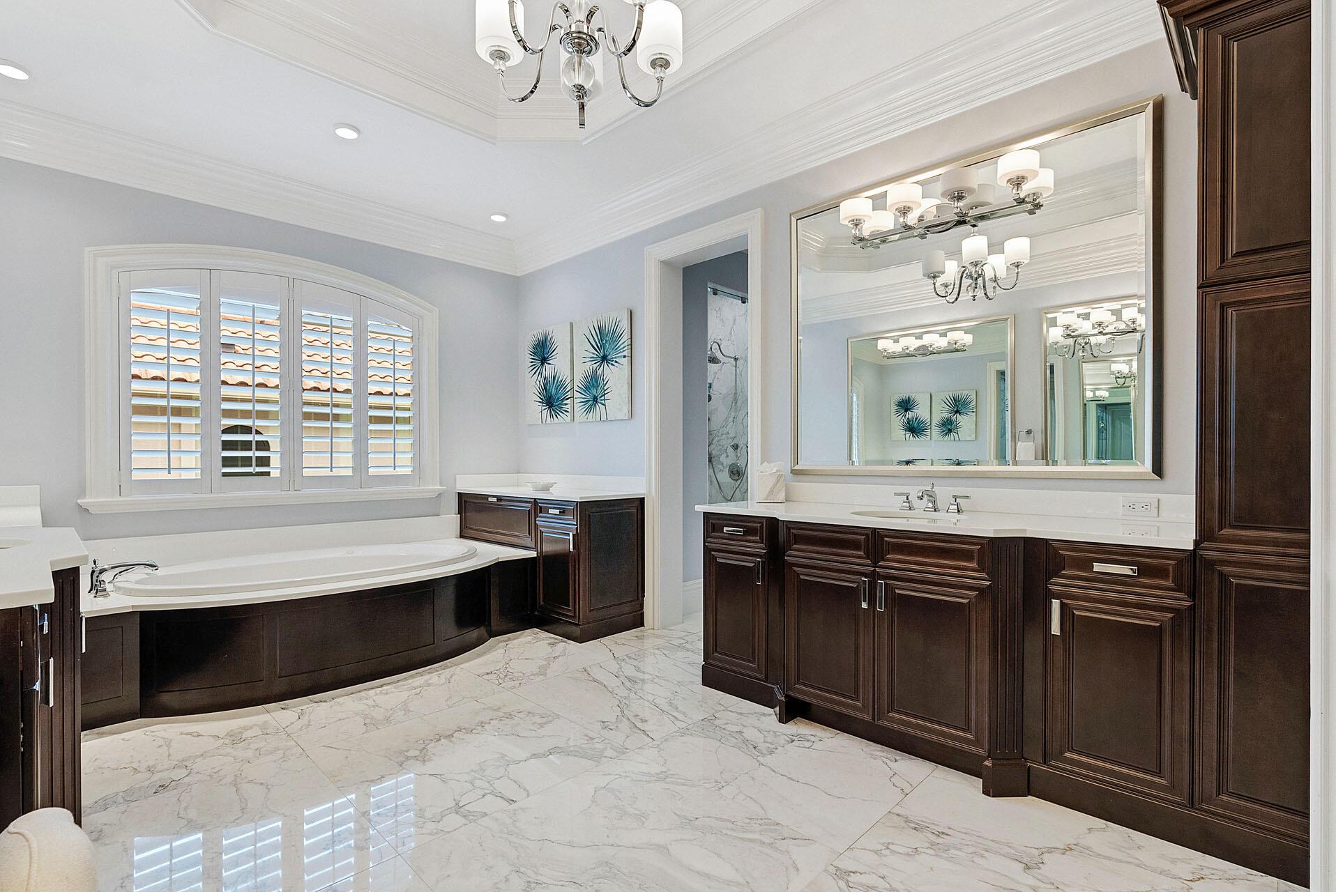 ROYAL PALM YACHT & COUNTR - Residential