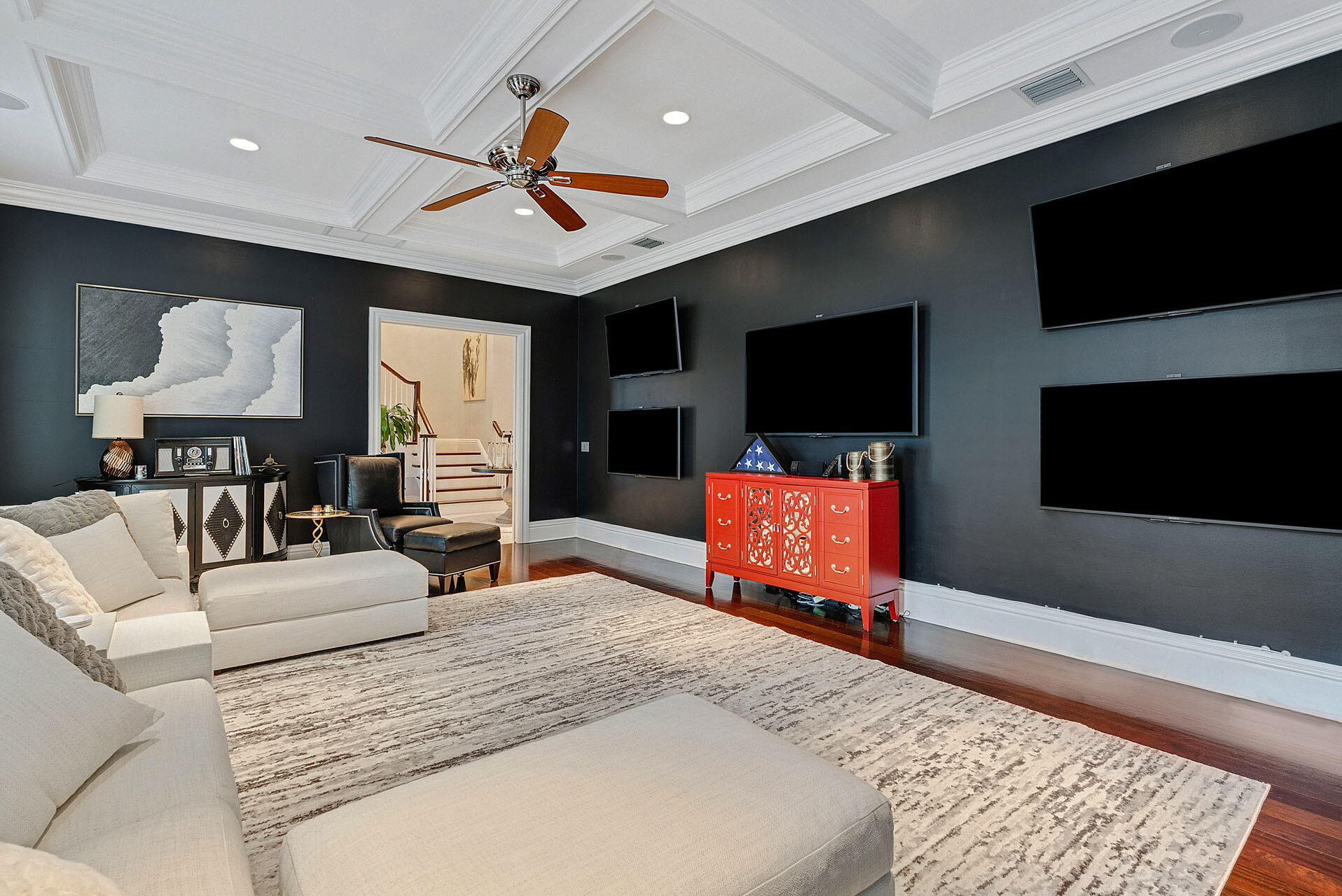 ROYAL PALM YACHT & COUNTRY CLUB - Residential