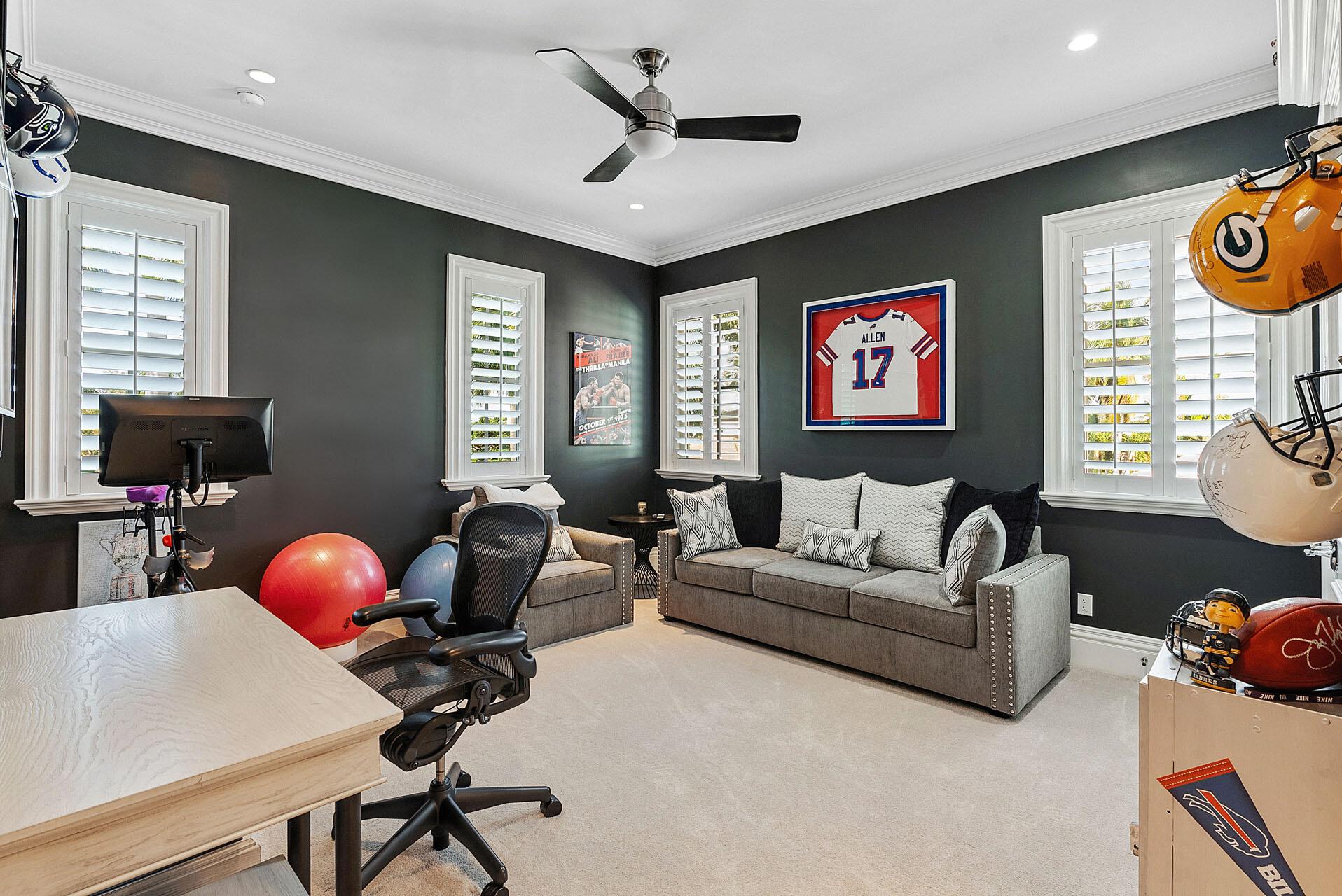 ROYAL PALM YACHT & COUNTR - Residential