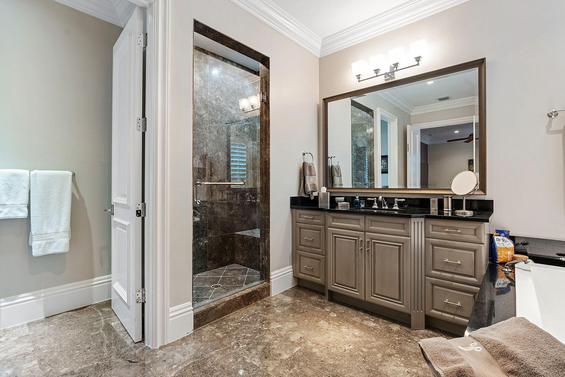 ROYAL PALM YACHT & COUNTRY CLUB - Residential