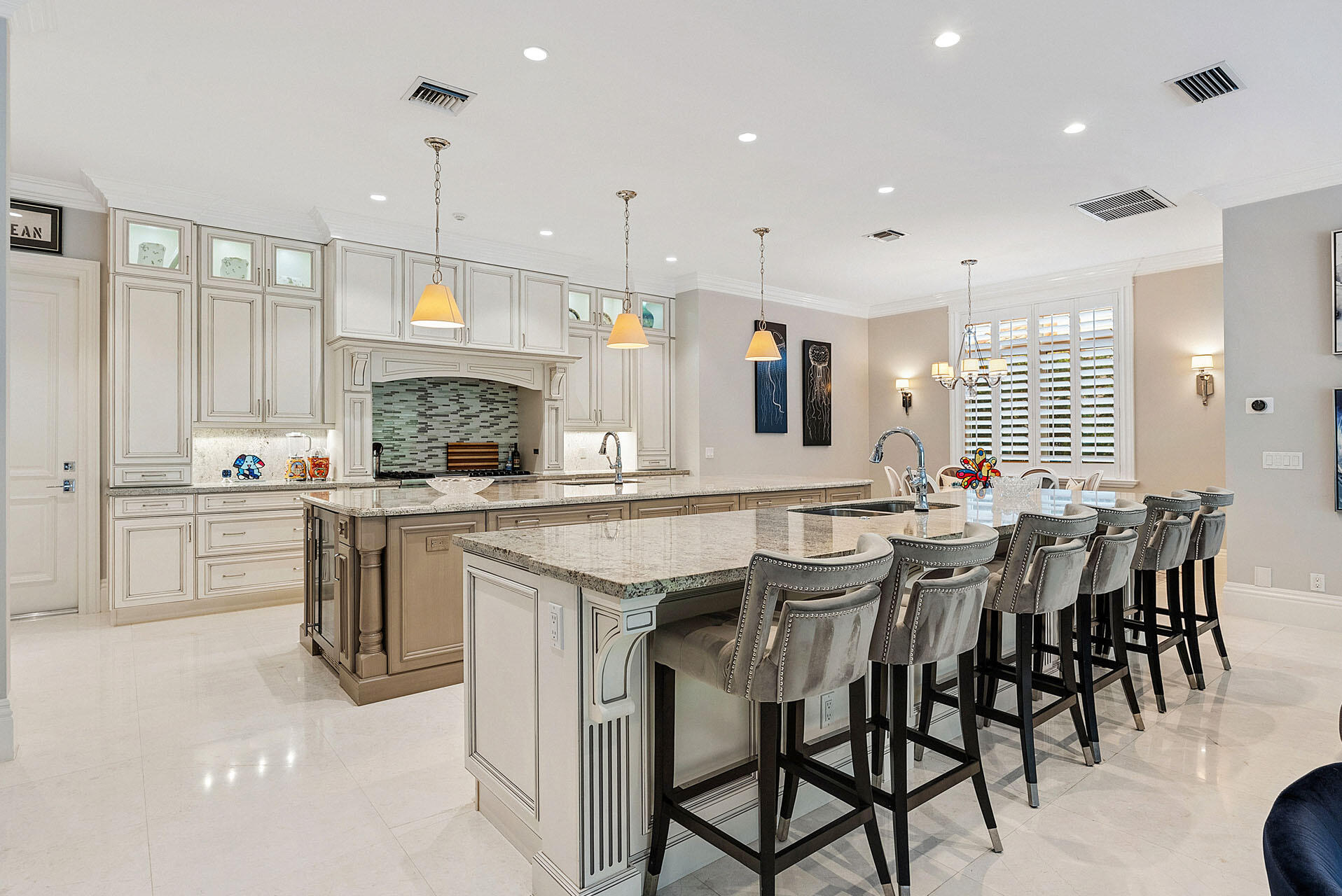 ROYAL PALM YACHT & COUNTRY CLUB - Residential