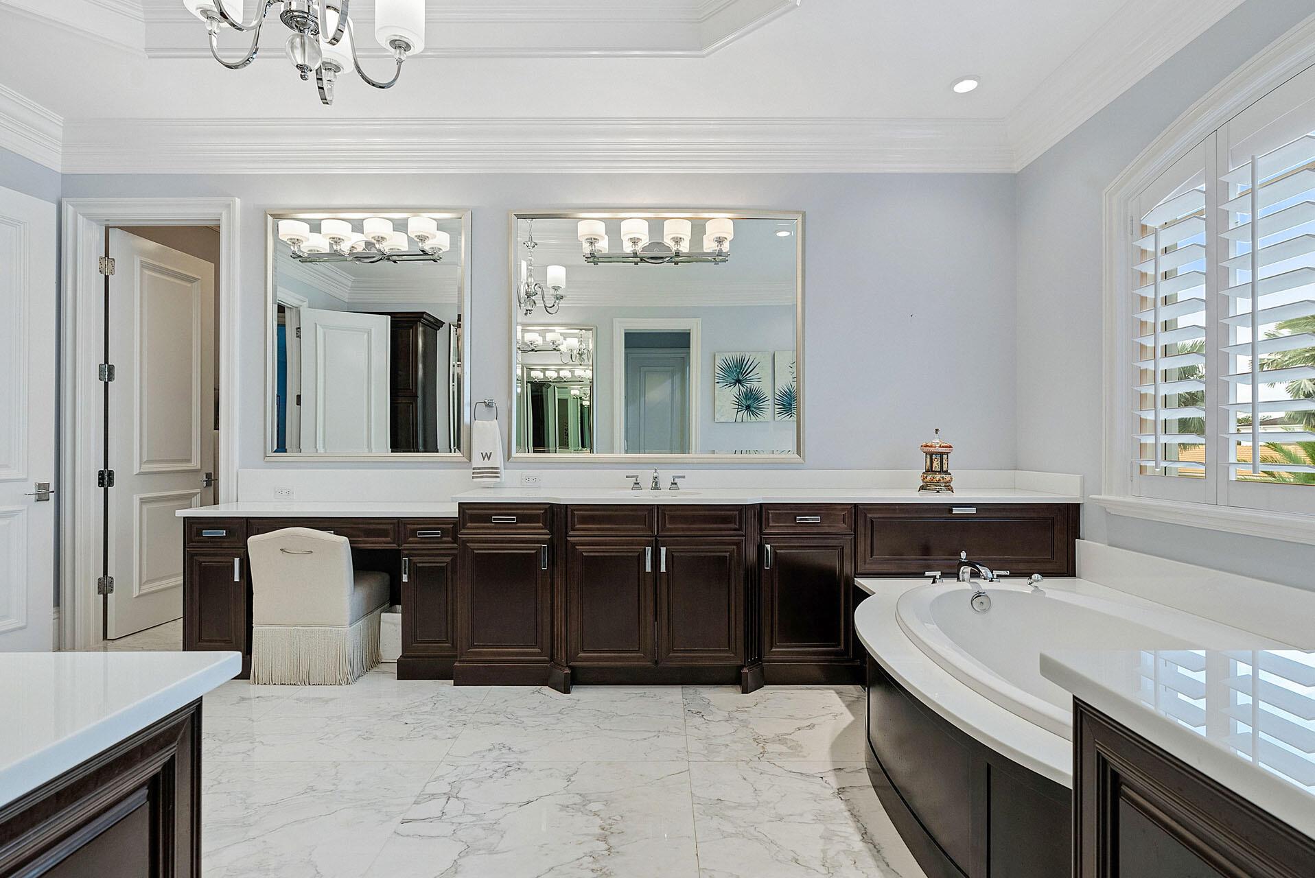 ROYAL PALM YACHT & COUNTR - Residential