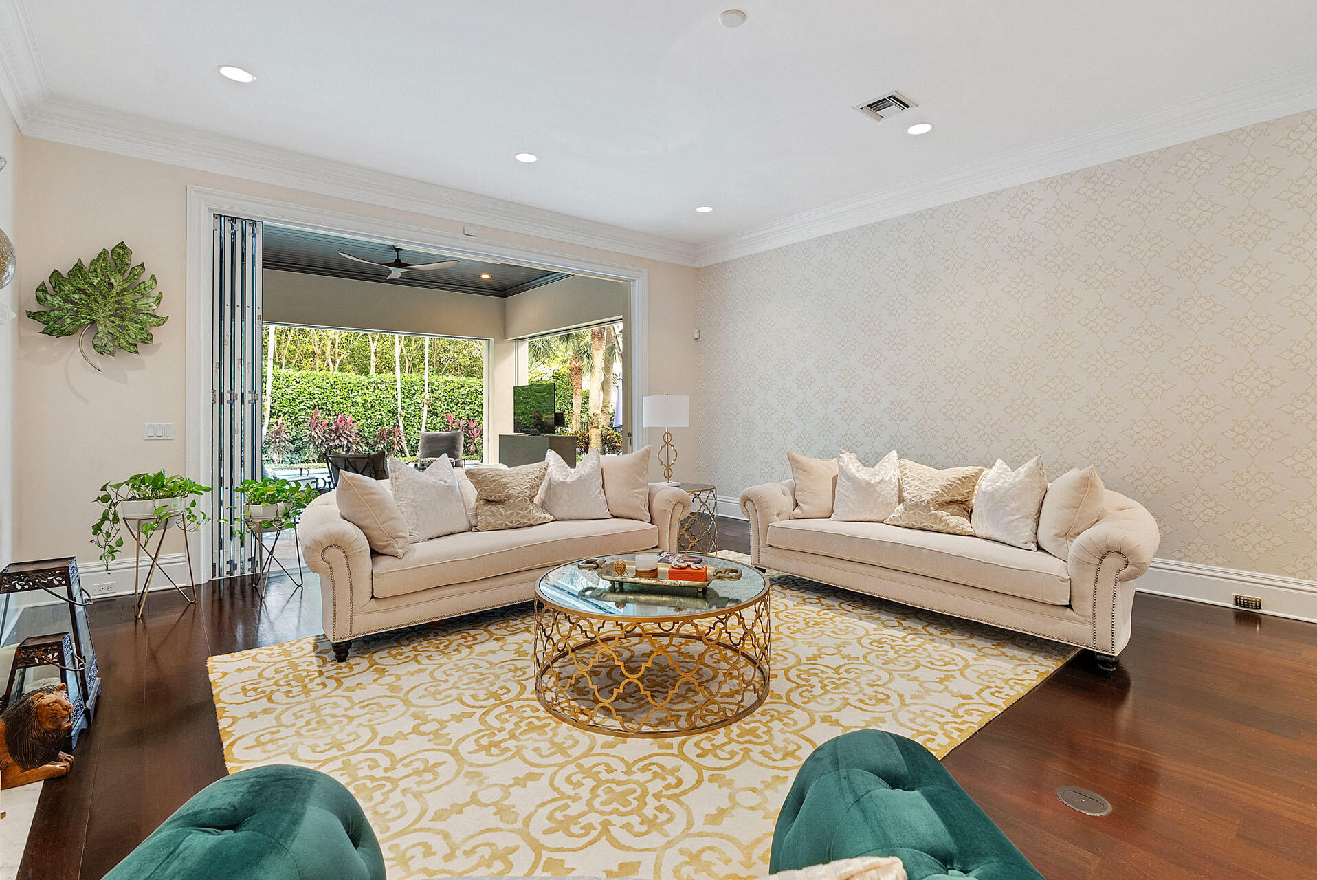 ROYAL PALM YACHT & COUNTRY CLUB - Residential