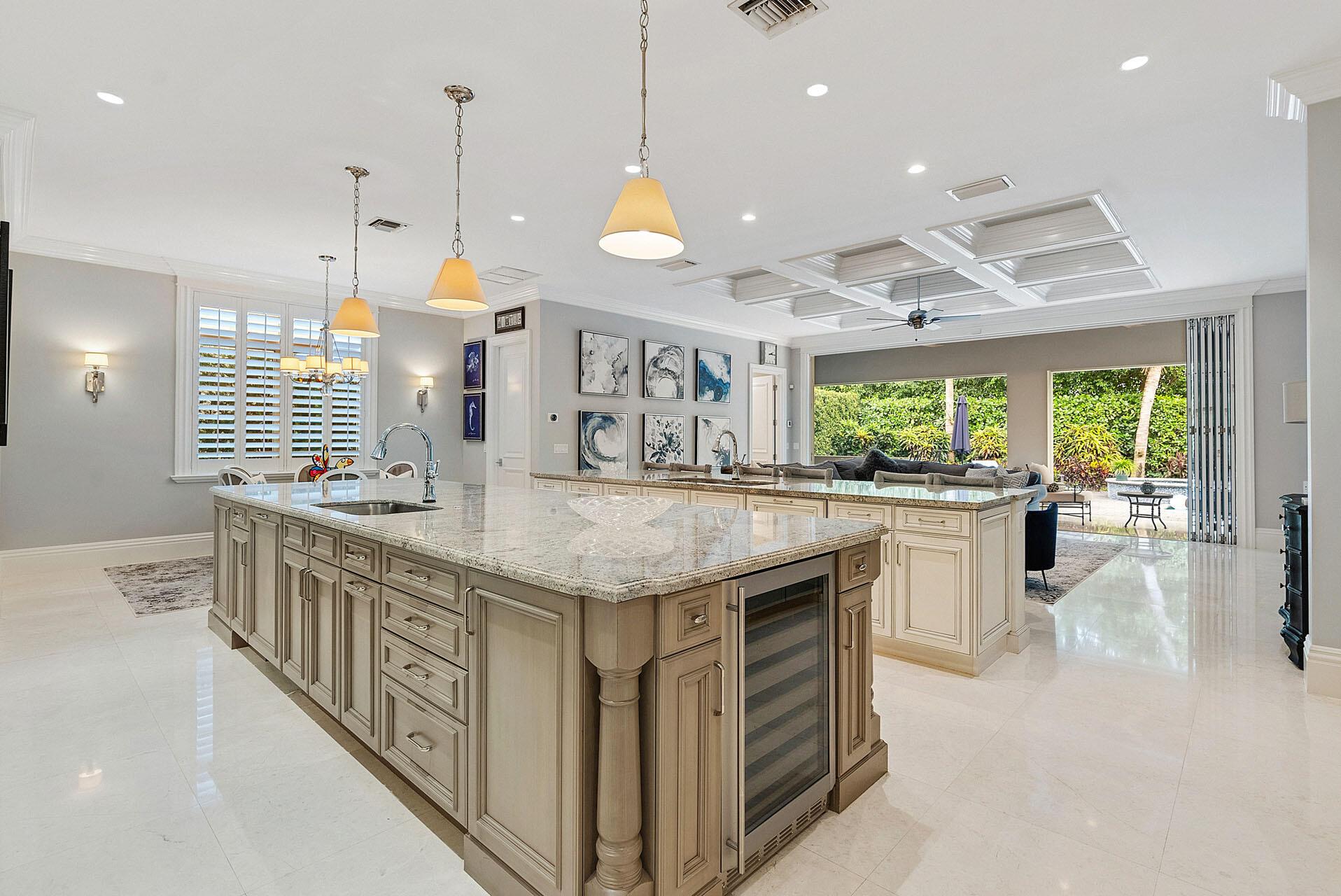 ROYAL PALM YACHT & COUNTR - Residential