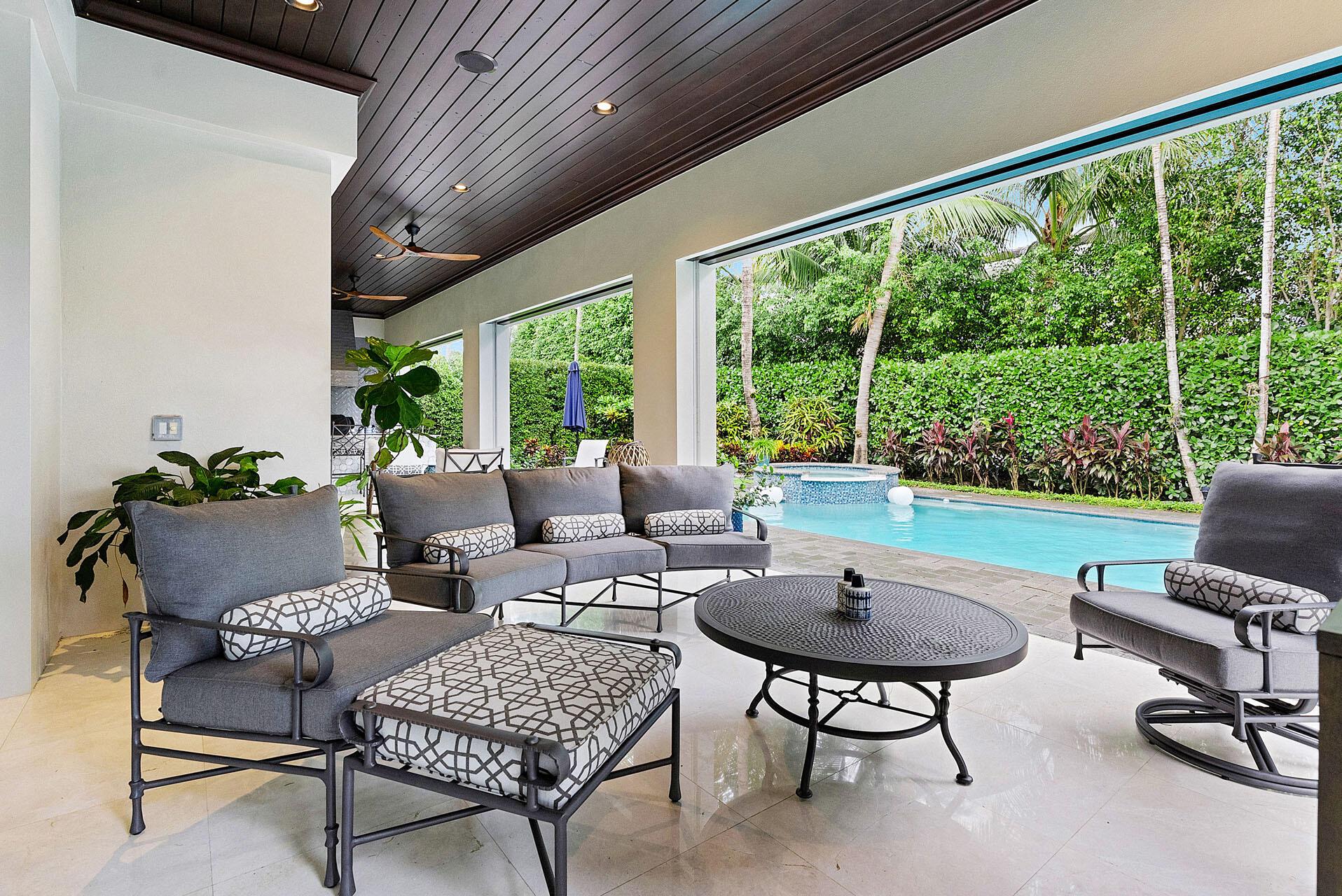 ROYAL PALM YACHT & COUNTR - Residential