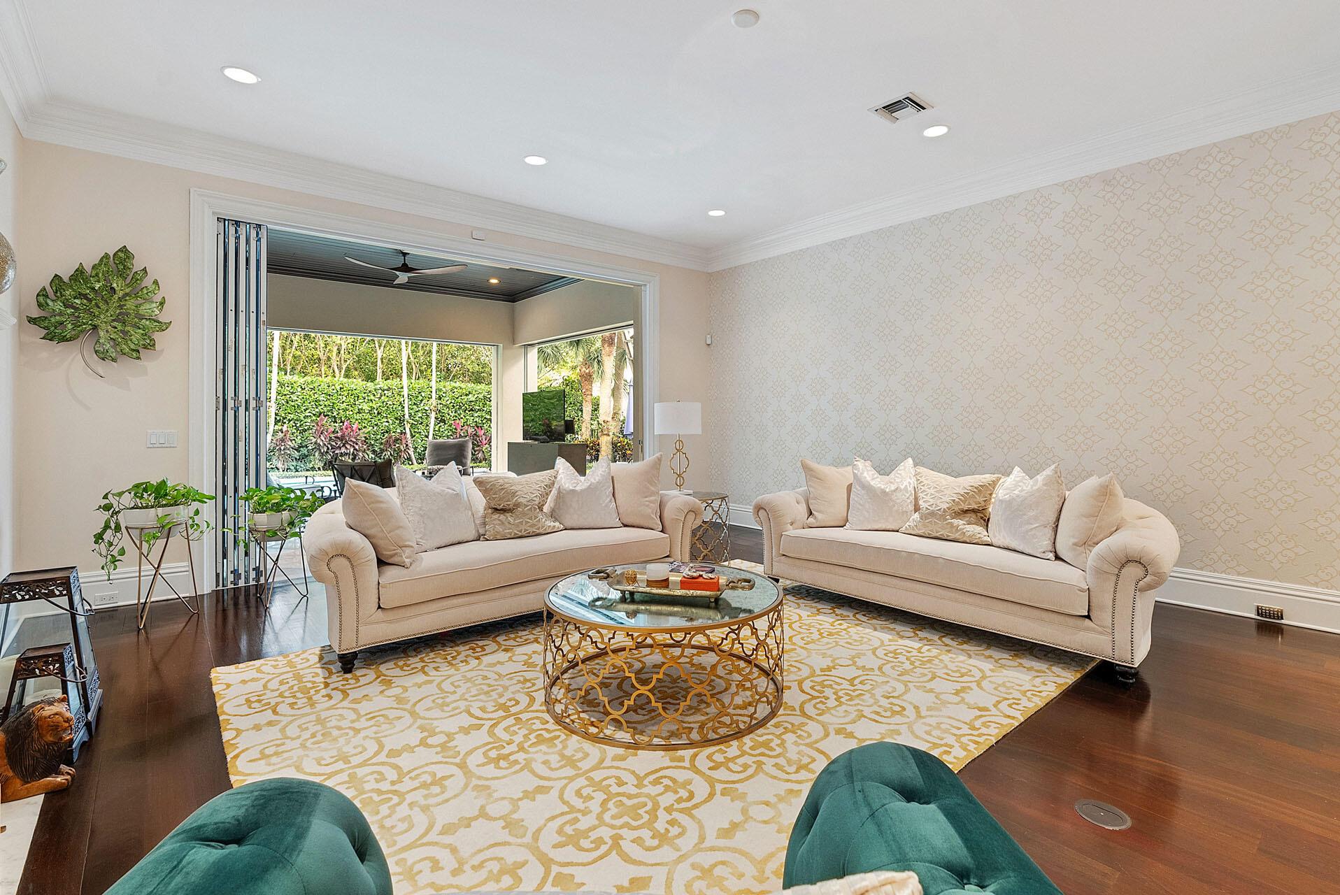 ROYAL PALM YACHT & COUNTR - Residential