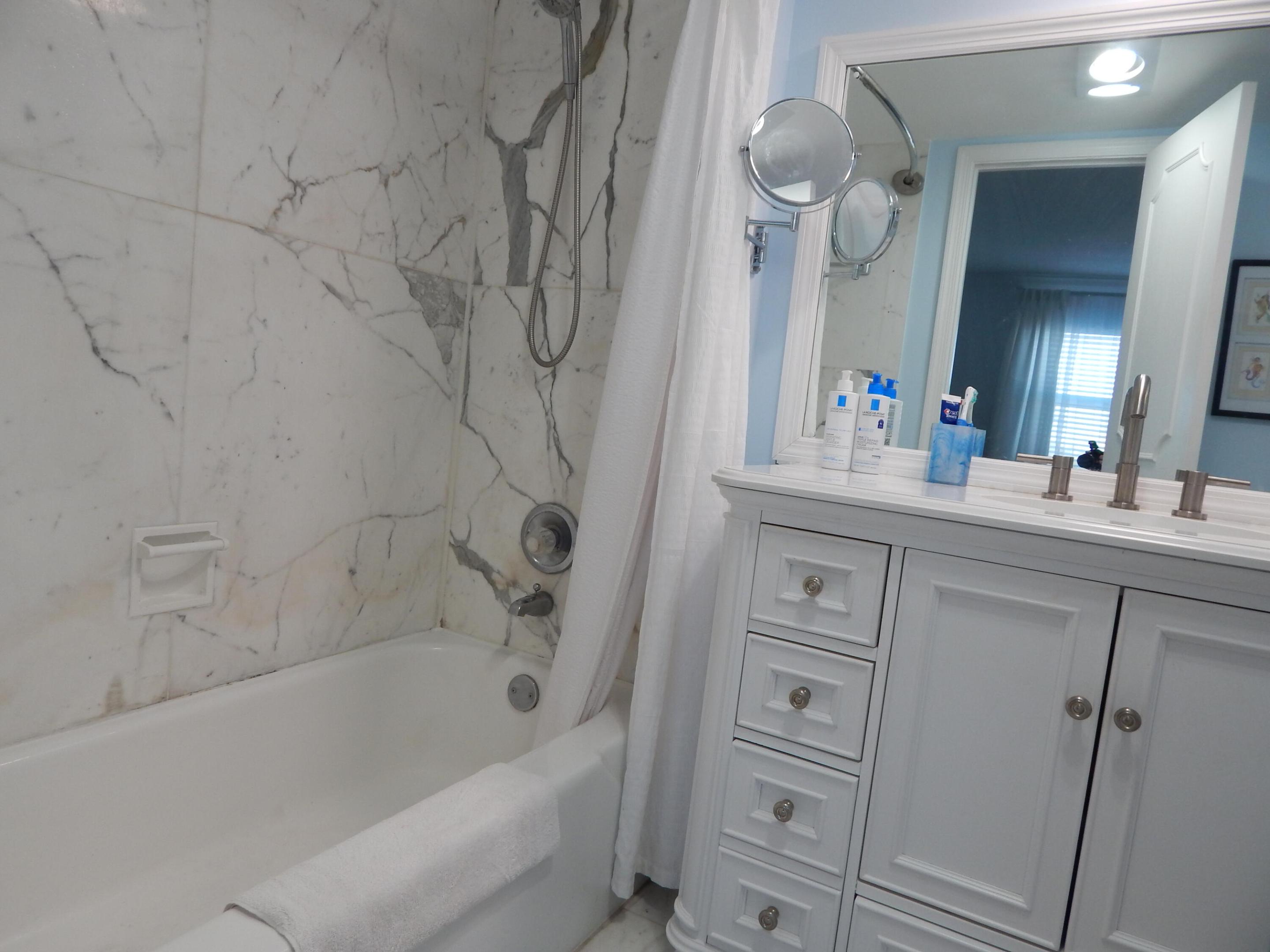 IMPERIAL CONDOMINIUM - Residential Lease