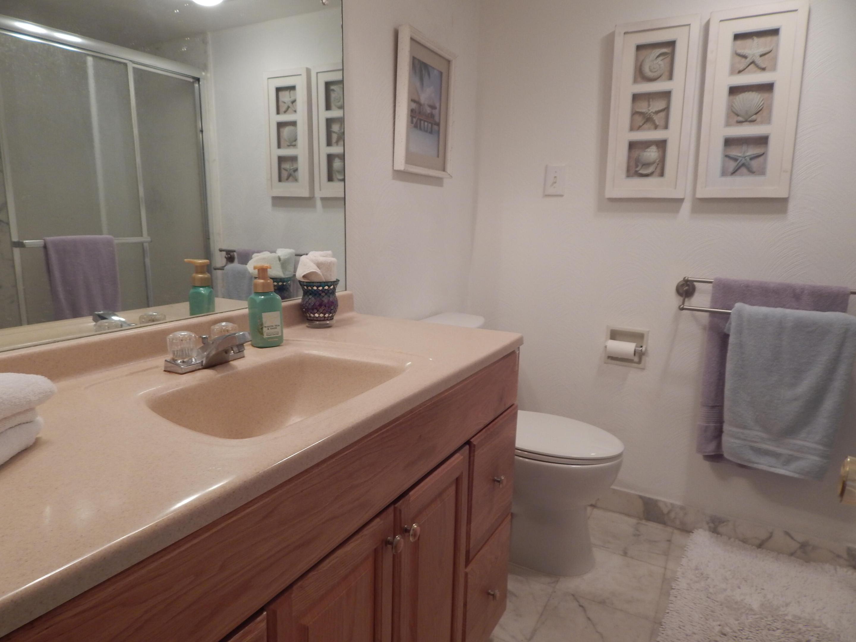 IMPERIAL CONDOMINIUM - Residential Lease