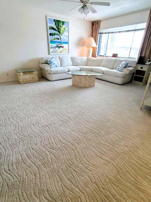 LAKE COLONY APTS ONE INC - Residential