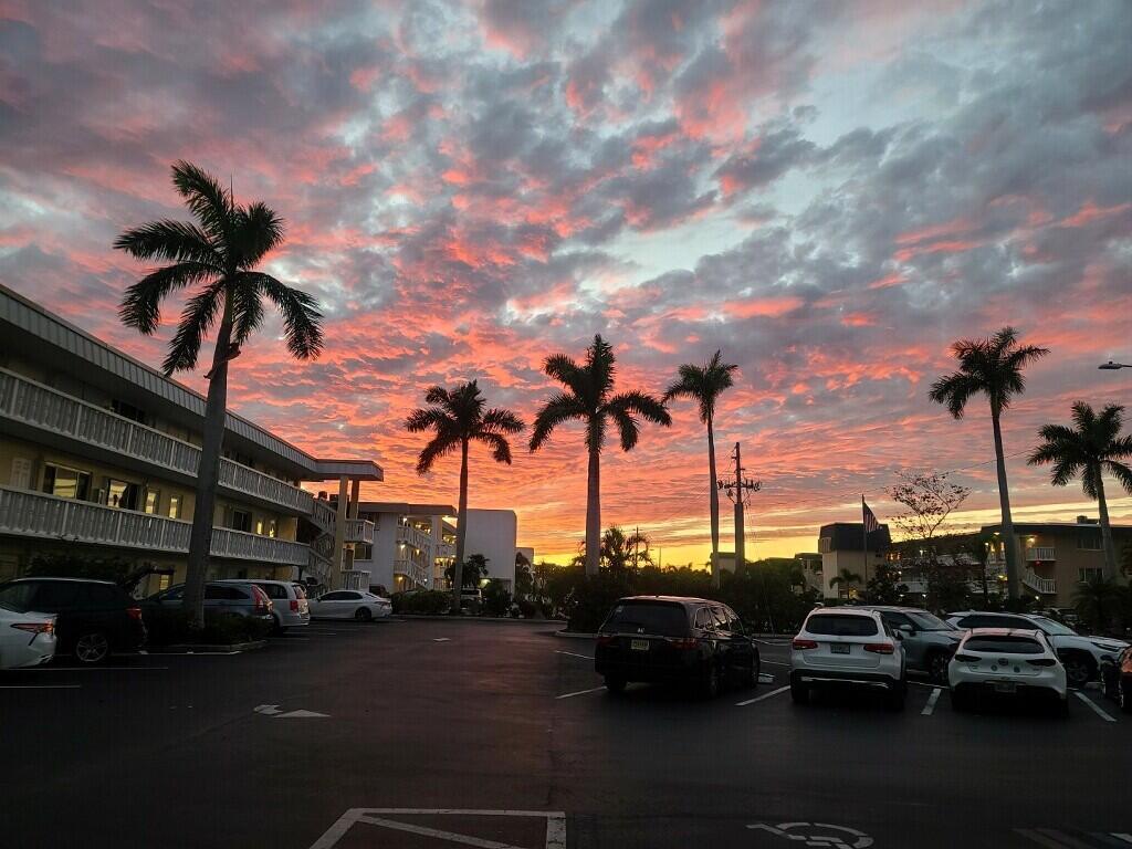 LAKE COLONY APTS ONE INC - Residential