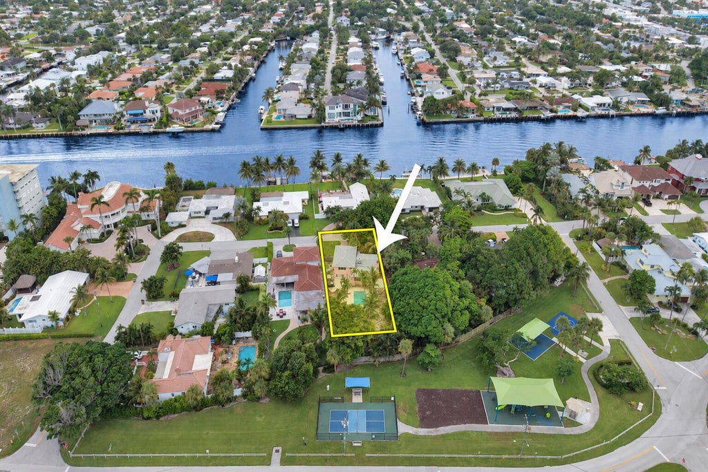 Photo of 460 SE 18TH Avenue, Deerfield Beach, FL 33441 (MLS # B26079758)