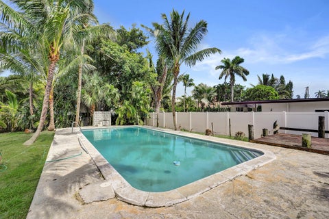 Tiny photo for 460 SE 18TH Avenue, Deerfield Beach, FL 33441 (MLS # B26079758)