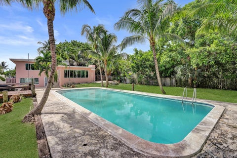 Tiny photo for 460 SE 18TH Avenue, Deerfield Beach, FL 33441 (MLS # B26079758)