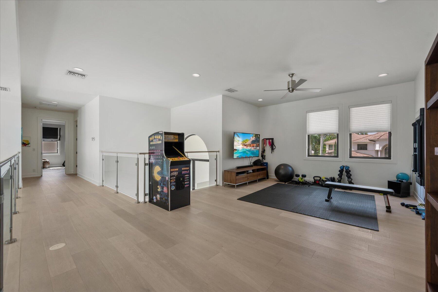 EQUESTRIAN CLUB - Residential