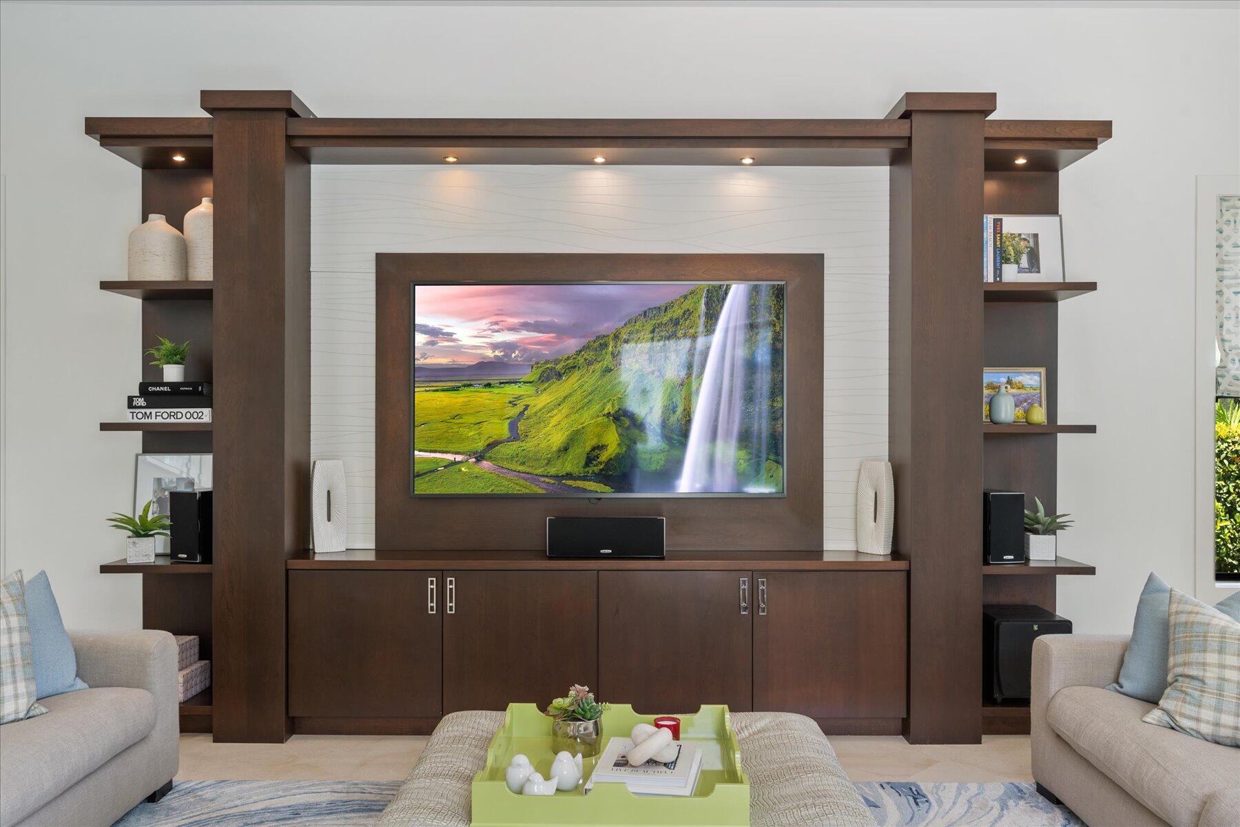 EQUESTRIAN CLUB - Residential