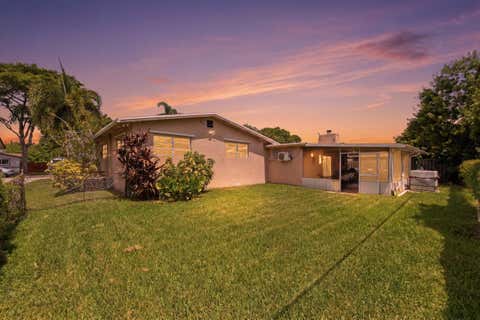 Tiny photo for 4930 SW 90TH Way, Cooper City, FL 33328 (MLS # B26054397)
