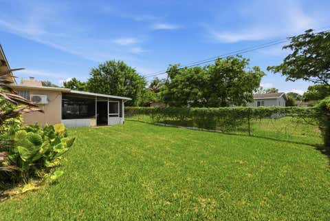 Tiny photo for 4930 SW 90TH Way, Cooper City, FL 33328 (MLS # B26054397)