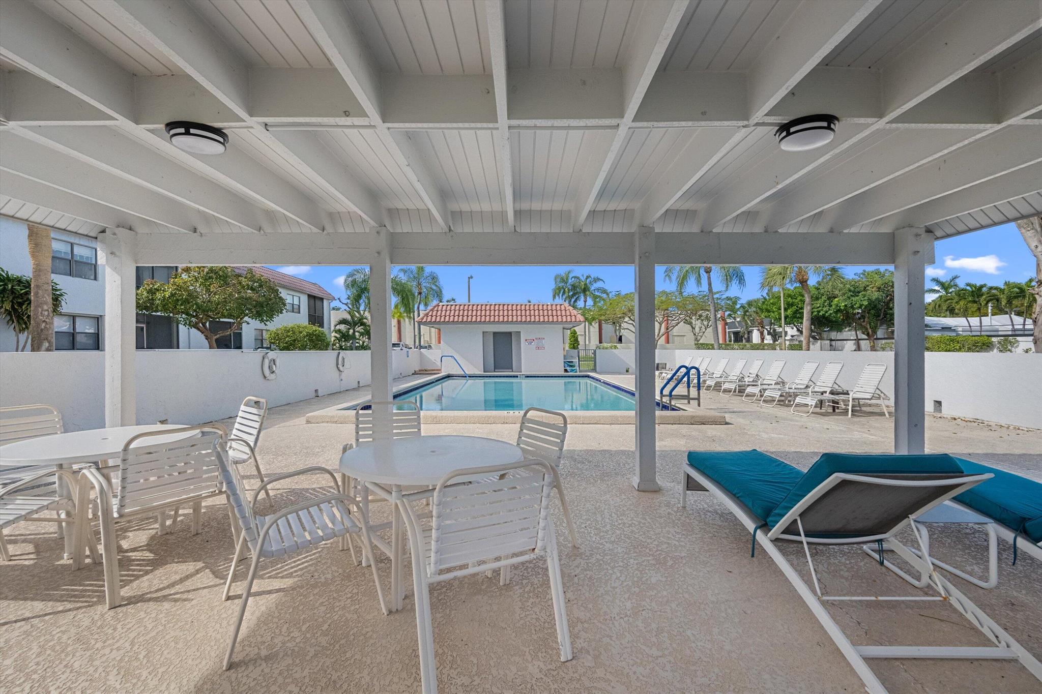 BOCA ISLE CONDO - Residential