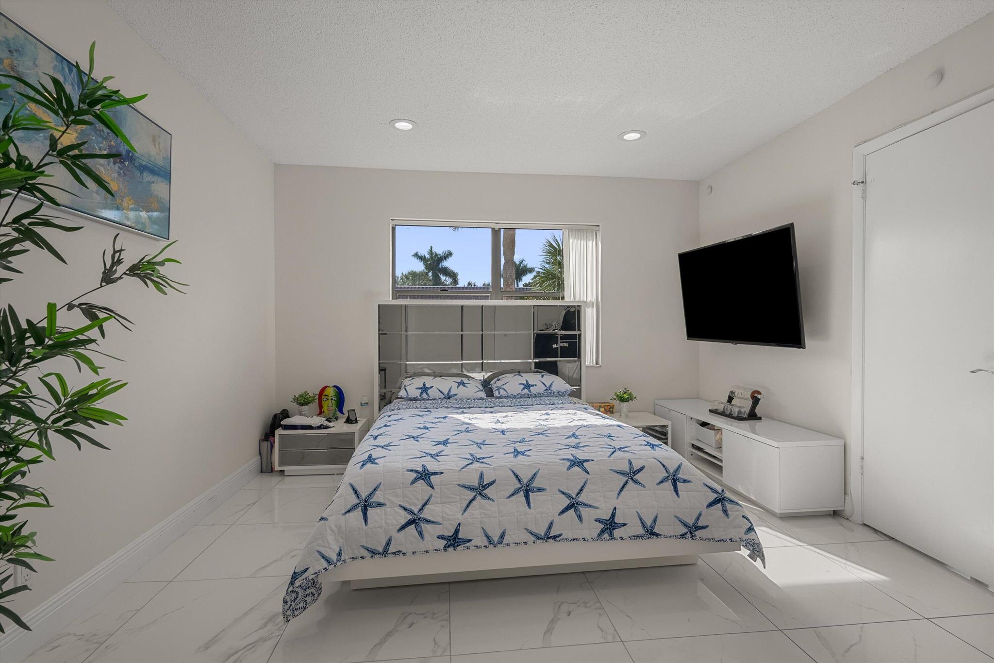 BOCA ISLE CONDO - Residential