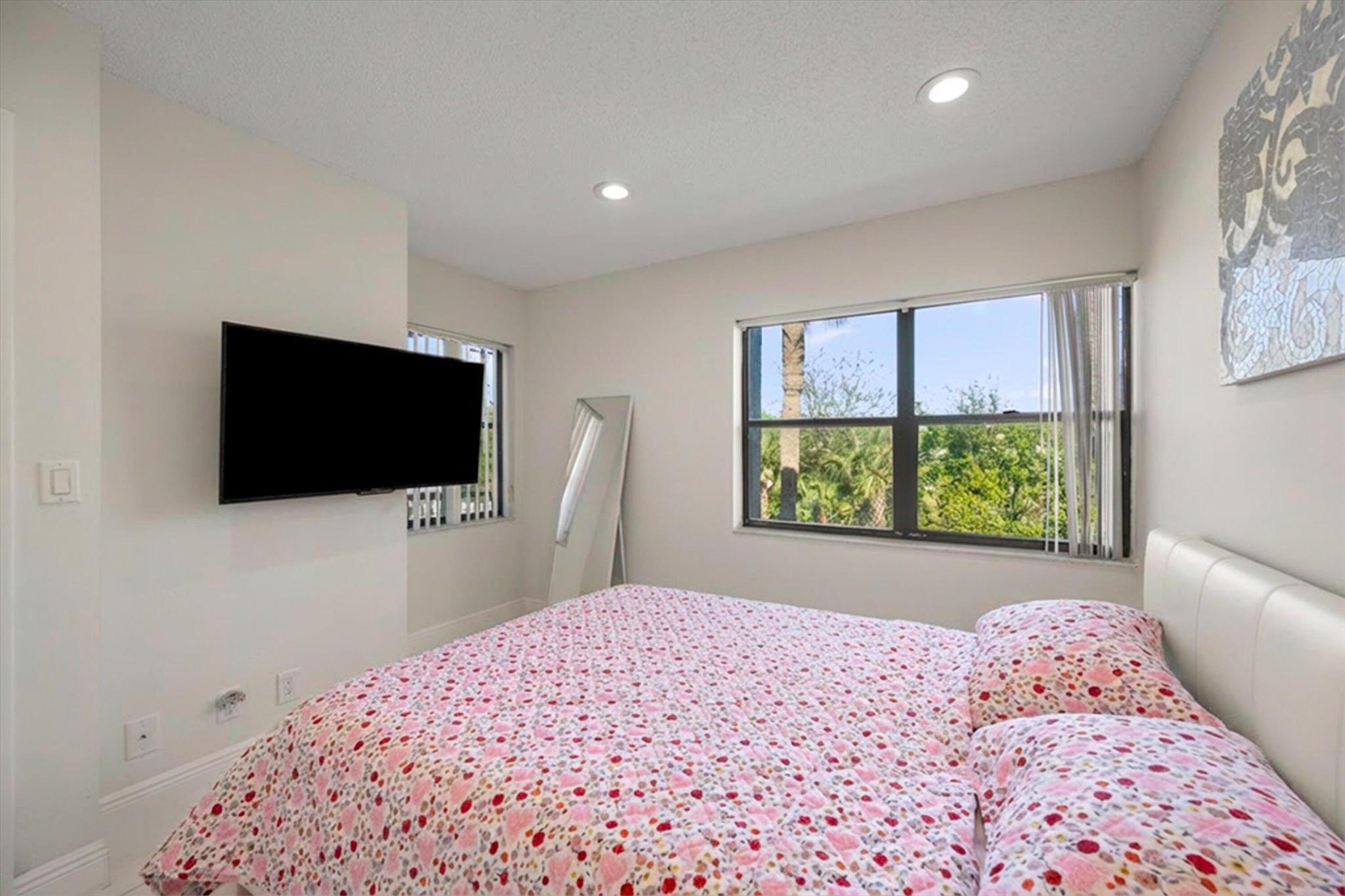 BOCA ISLE CONDO - Residential