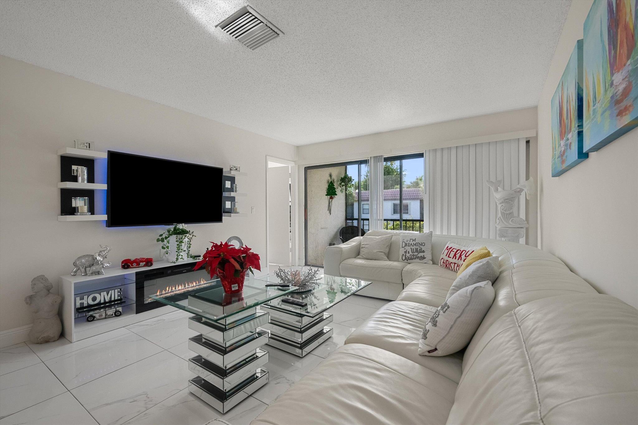 BOCA ISLE CONDO - Residential