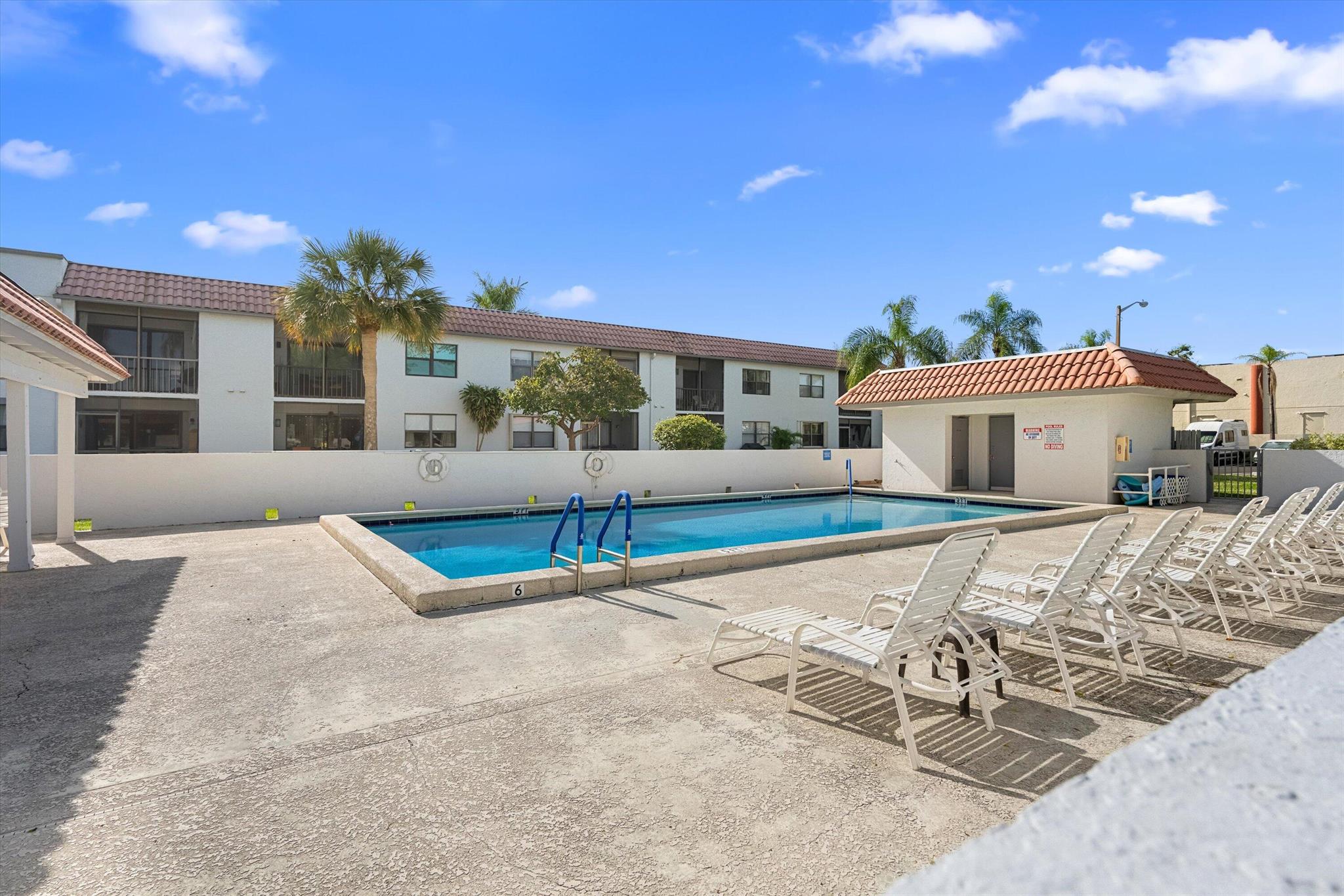 BOCA ISLE CONDO - Residential