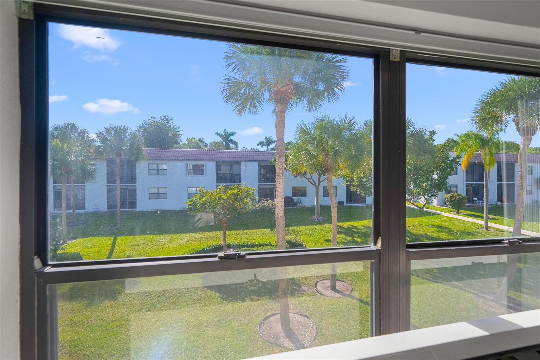 BOCA ISLE CONDO - Residential