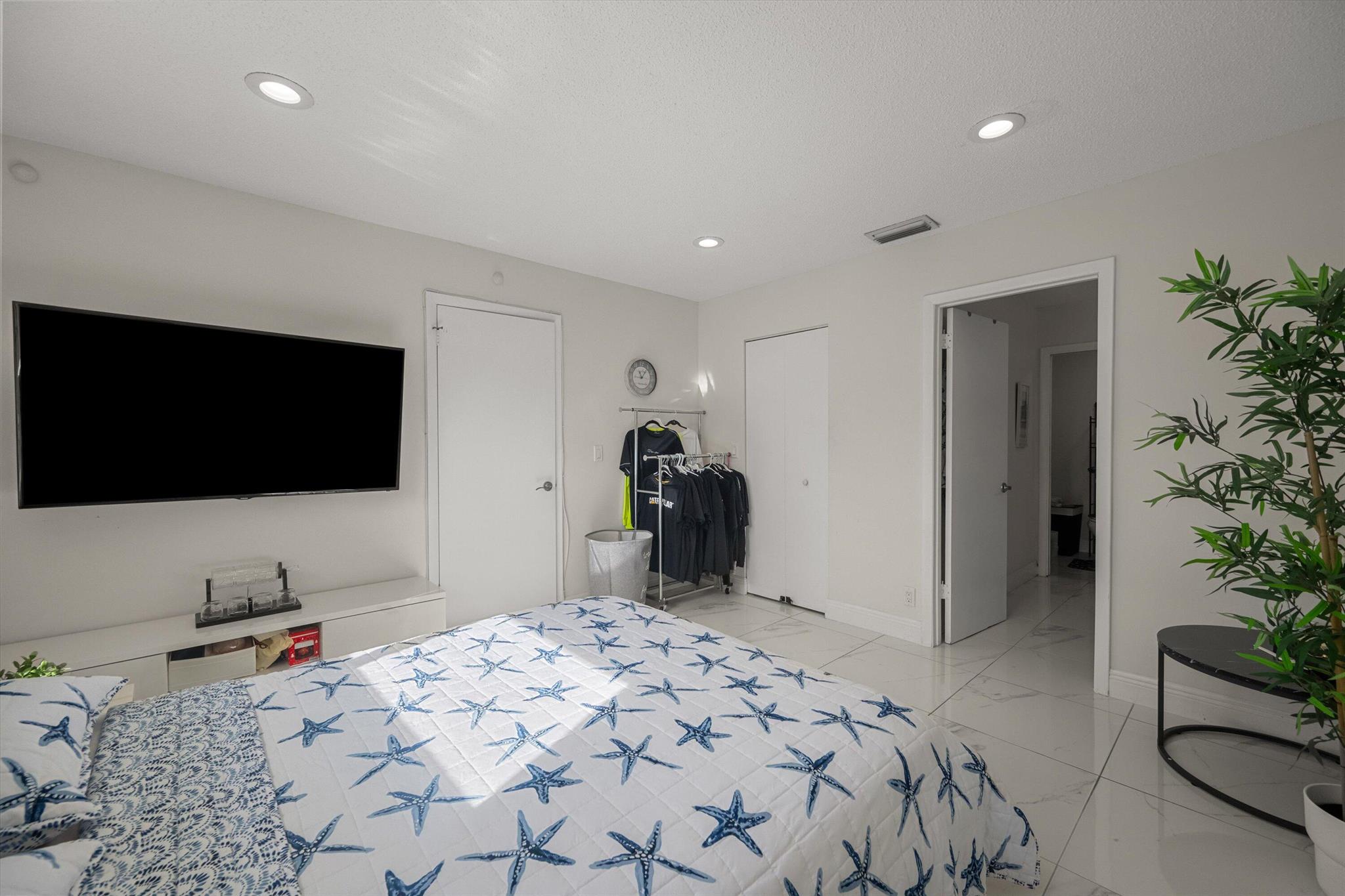 BOCA ISLE CONDO - Residential