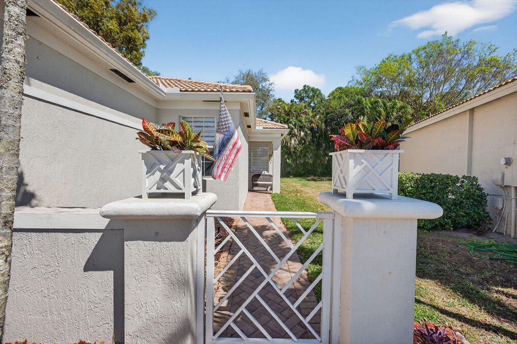 Photo of 6689 Southport Drive, Boynton Beach, FL 33472 (MLS # B26008801)