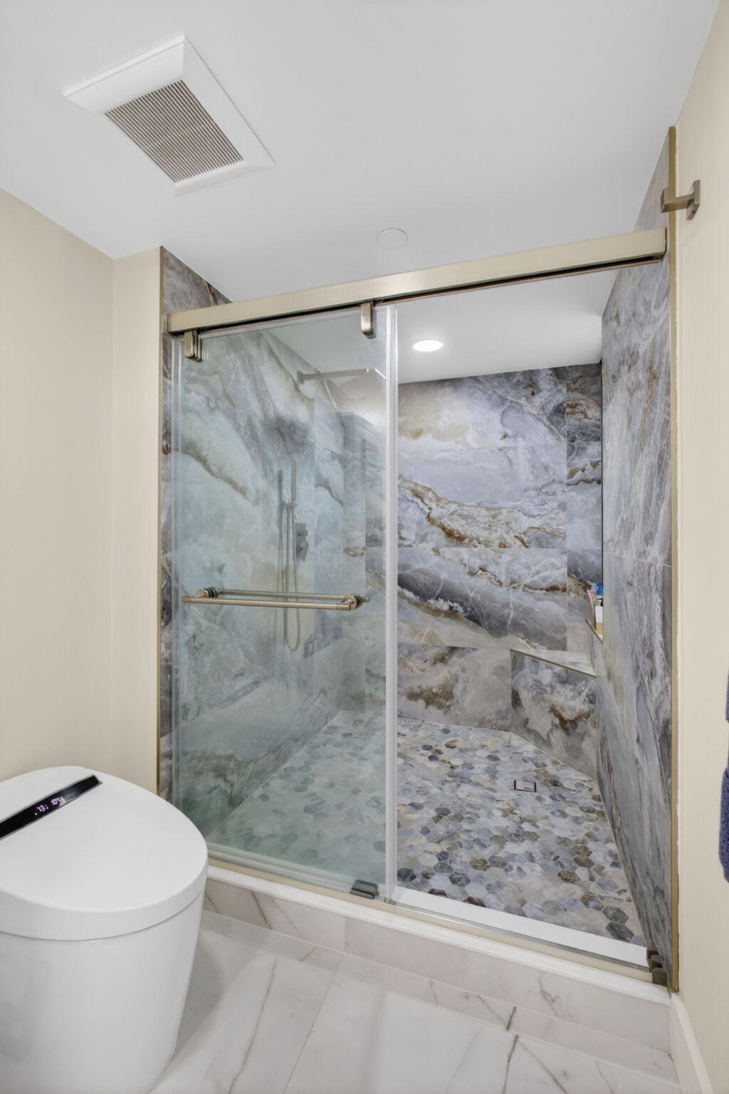 MARTINIQUE 2 CONDO - Residential