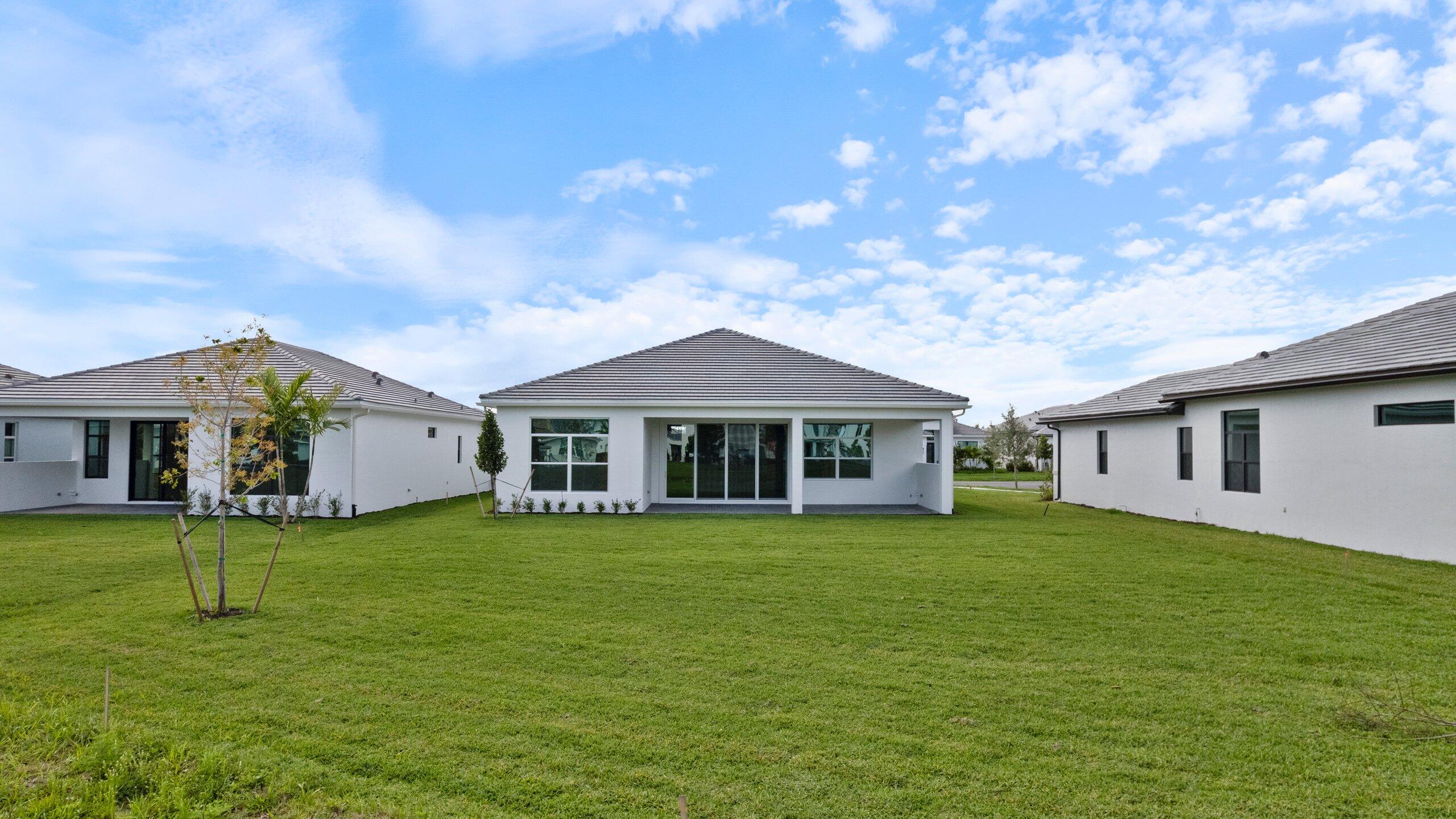 CRESSWIND PALM BEACH - Residential