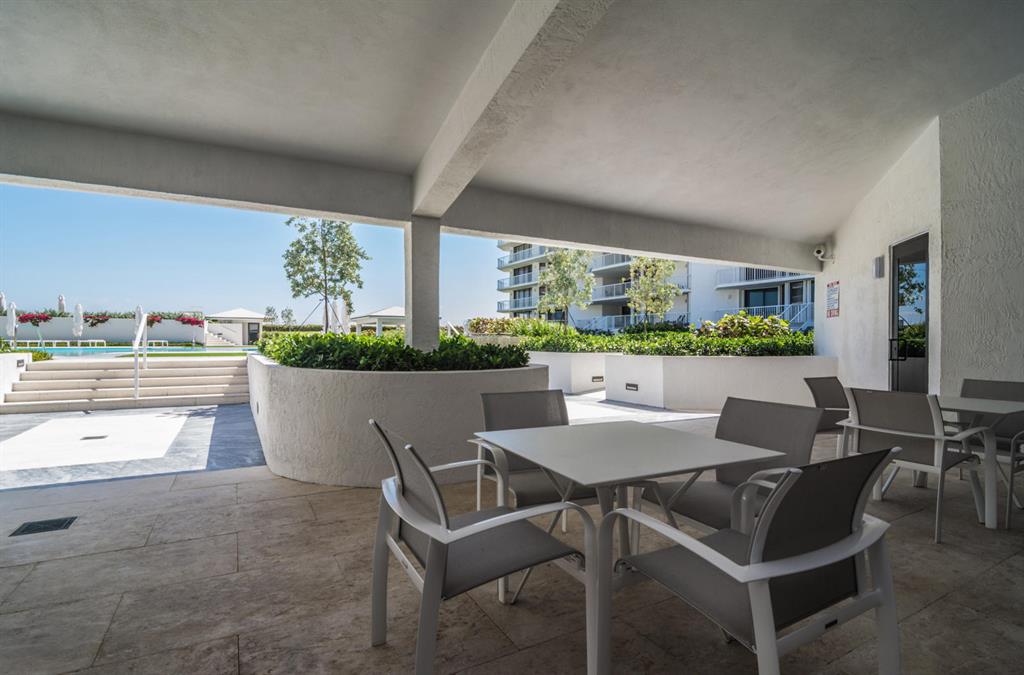 ENCLAVE OF PALM BEACH - Residential