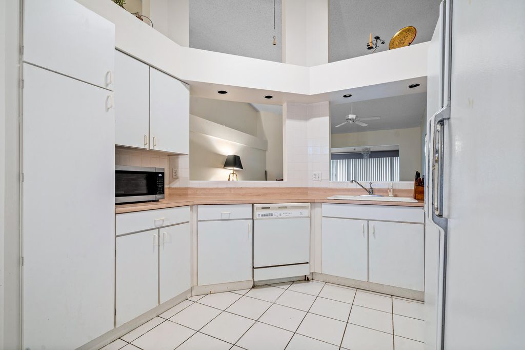 Photo of 9165 Vineland Court #B, Boca Raton, FL 33496 (MLS # R11098811)