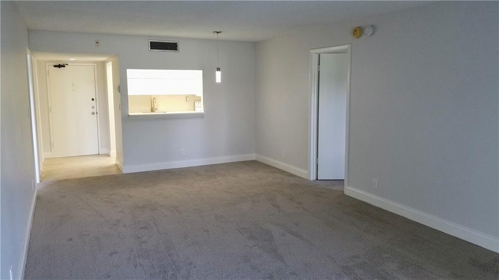 RACQUET CLUB 10 - Residential Lease