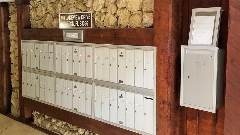 RACQUET CLUB 10 - Residential Lease