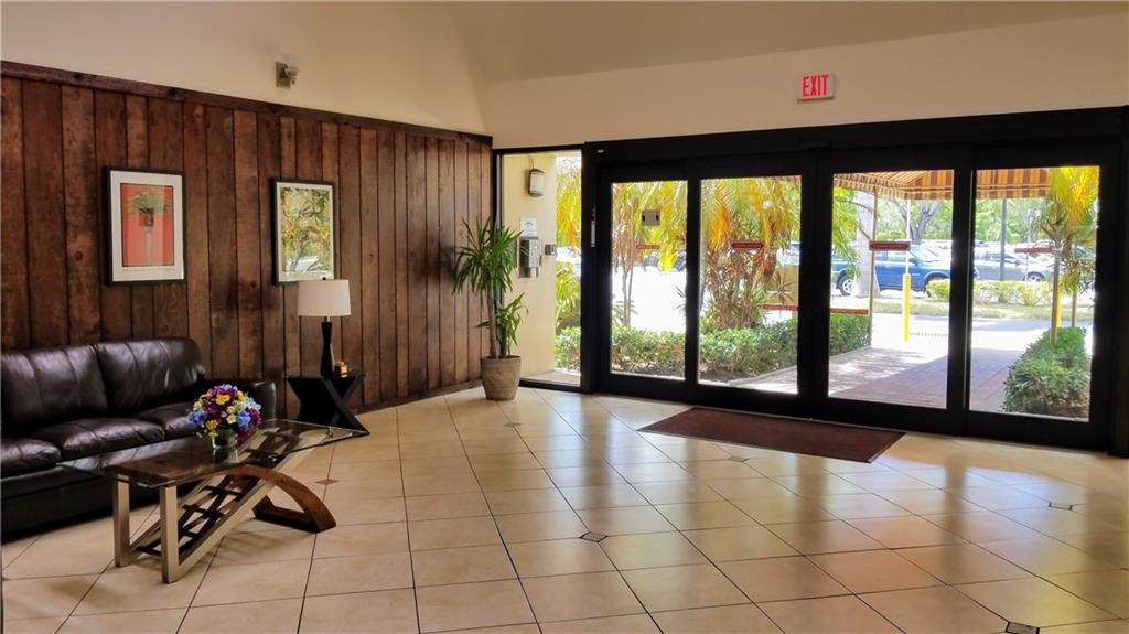 RACQUET CLUB 10 - Residential Lease