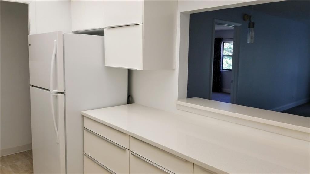 RACQUET CLUB 10 - Residential Lease